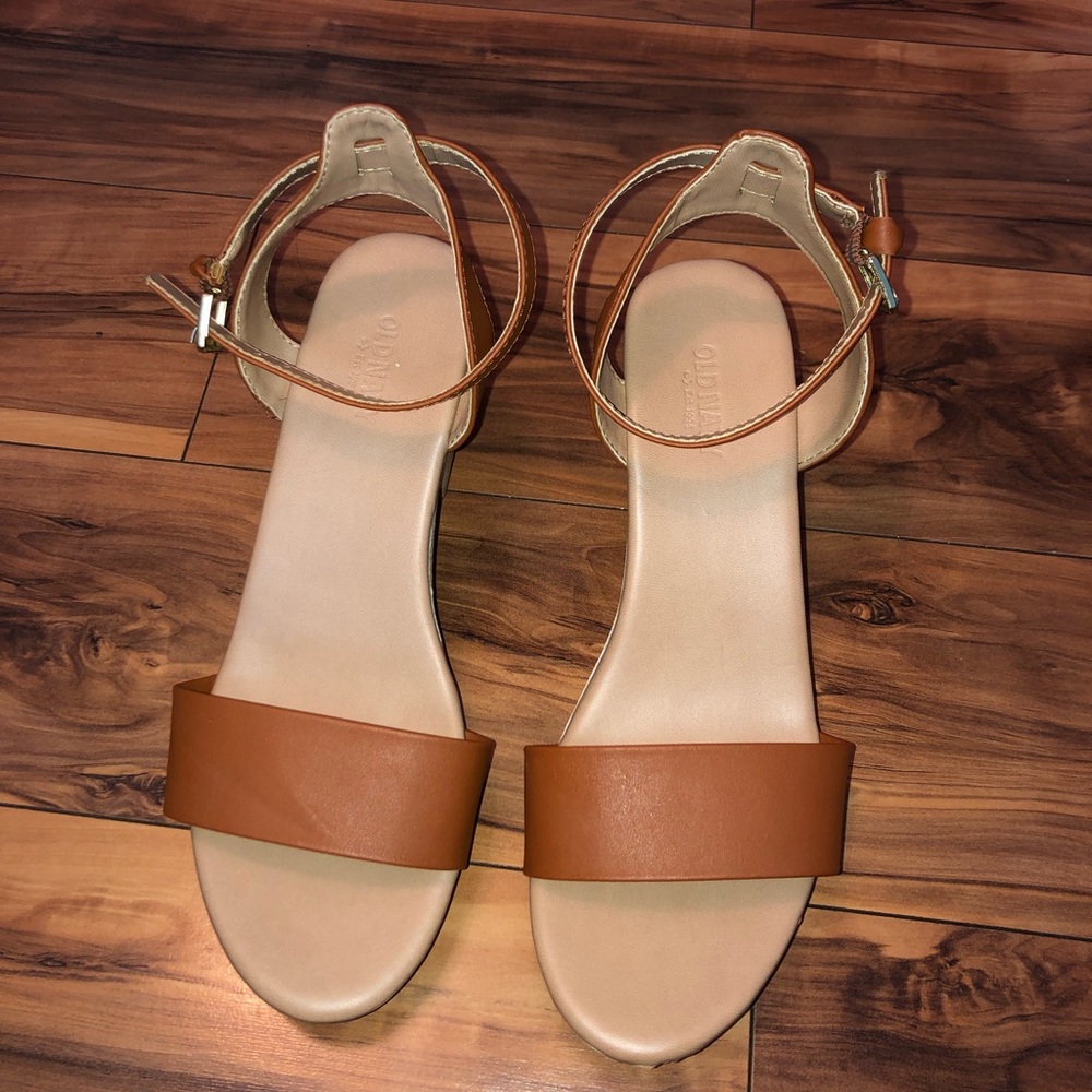 Light brown wedges 👠